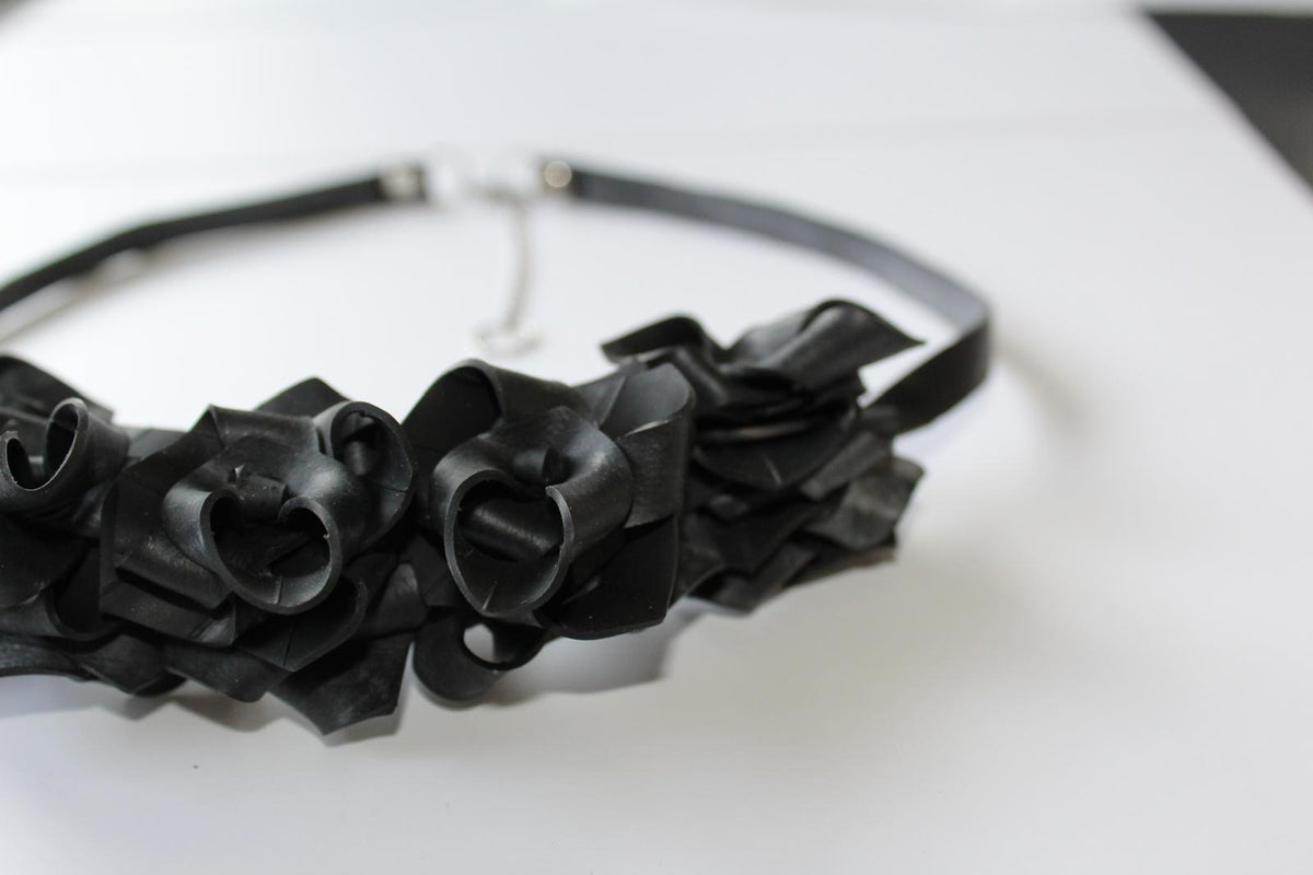 Five Rose Rubber Collar