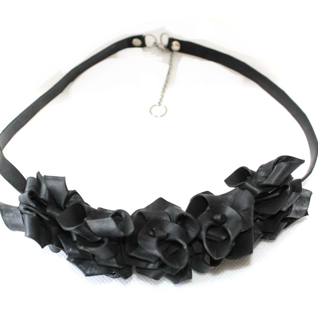 Five Rose Rubber Collar