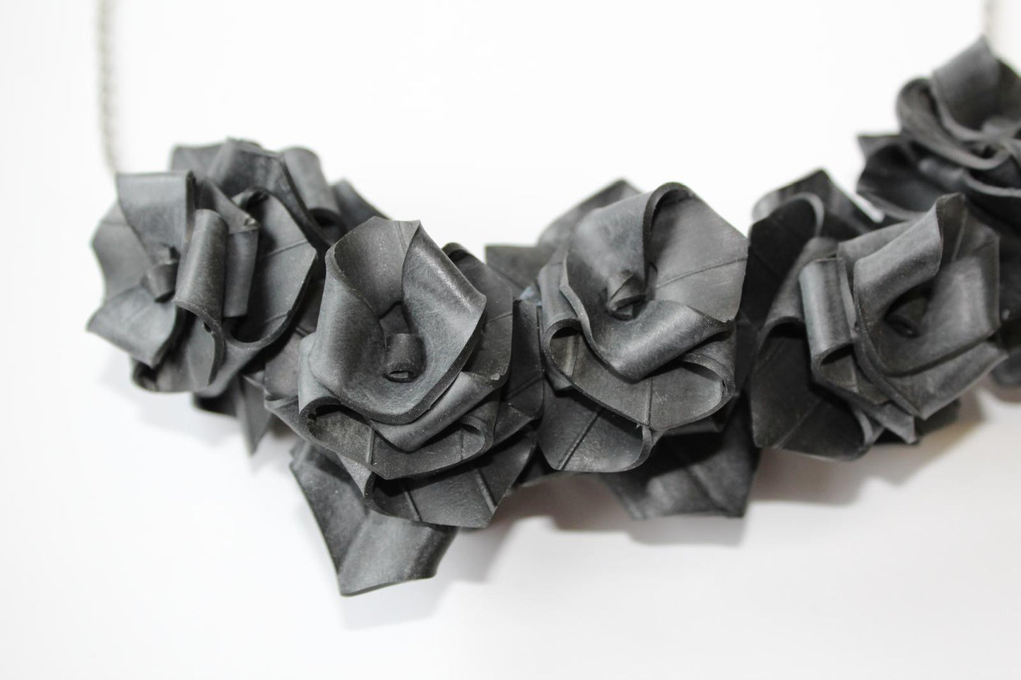 Five Rose Collar